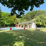 Manoir Et Au Domaine De Bize Hébergement de vacances