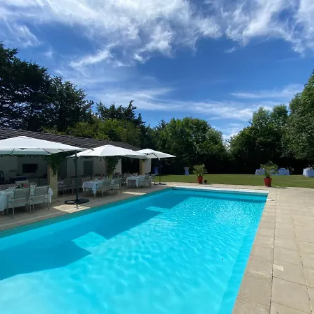 Manoir Et Avec Piscine Au Domaine De Bize 度假居 *