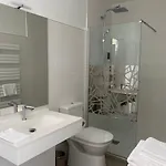 Manoir Et Avec Piscine Au Domaine De Bize بيت للعطل *