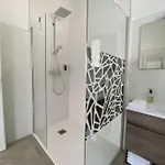Manoir Et Avec Piscine Au Domaine De Bize بيت للعطل