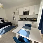 Manoir Et Avec Piscine Au Domaine De Bize بيت للعطل *