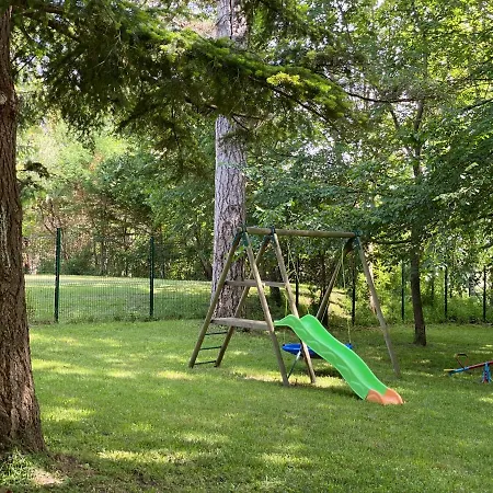 Manoir Et Au Domaine De Bize Hébergement de vacances