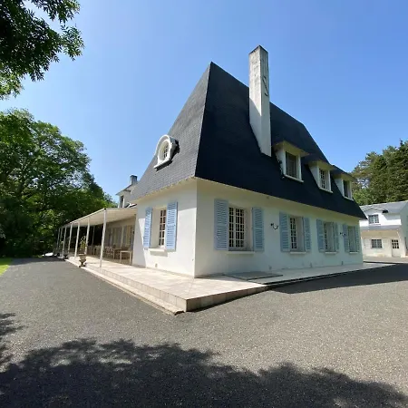 Manoir Et Avec Piscine Au Domaine De Bize