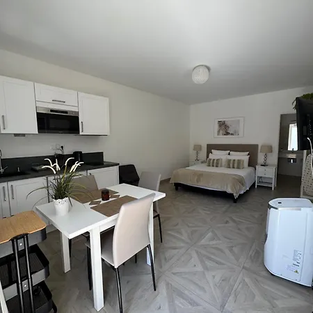 Сasa de vacaciones Manoir Et Avec Piscine Au Domaine De Bize