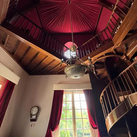 Сasa de vacaciones Manoir Et Avec Piscine Au Domaine De Bize