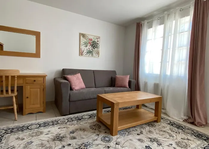 Manoir Et Avec Piscine Au Domaine De Bize *