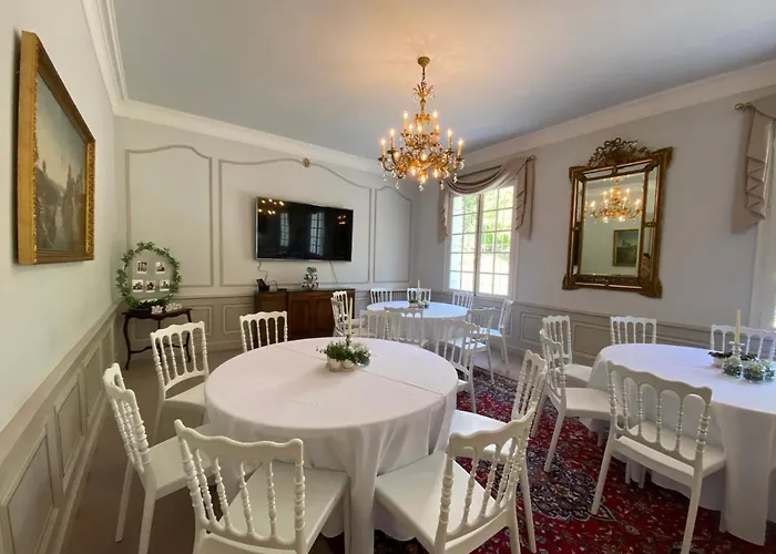 Manoir Et Avec Piscine Au Domaine De Bize *