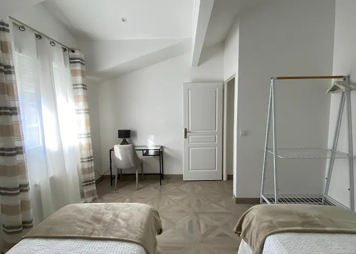 Manoir Et Avec Piscine Au Domaine De Bize * ミルポワ