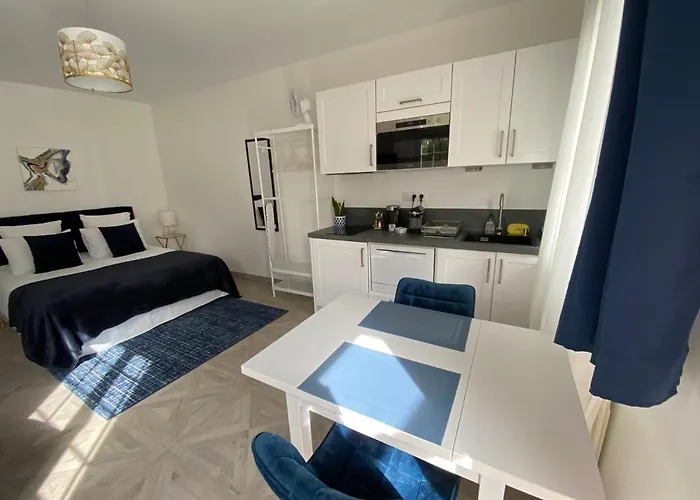 Manoir Et Avec Piscine Au Domaine De Bize 別荘 *