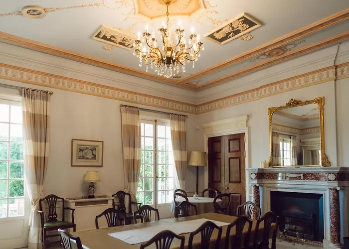 Manoir Et Avec Piscine Au Domaine De Bize ミルポワ