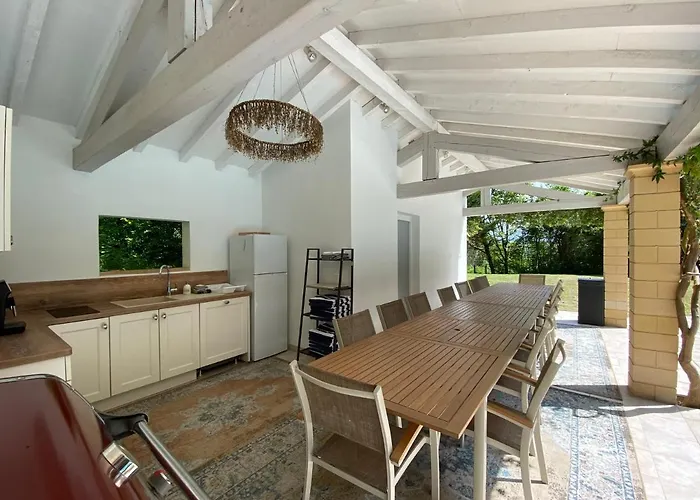 別荘 Manoir Et Avec Piscine Au Domaine De Bize