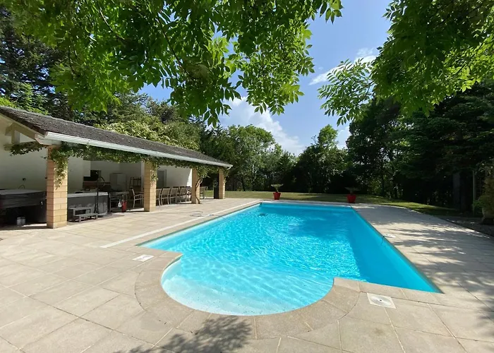 Manoir Et Avec Piscine Au Domaine De Bize *